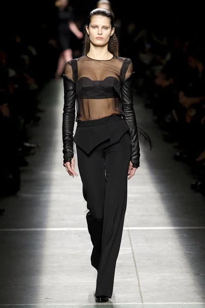 Look 12